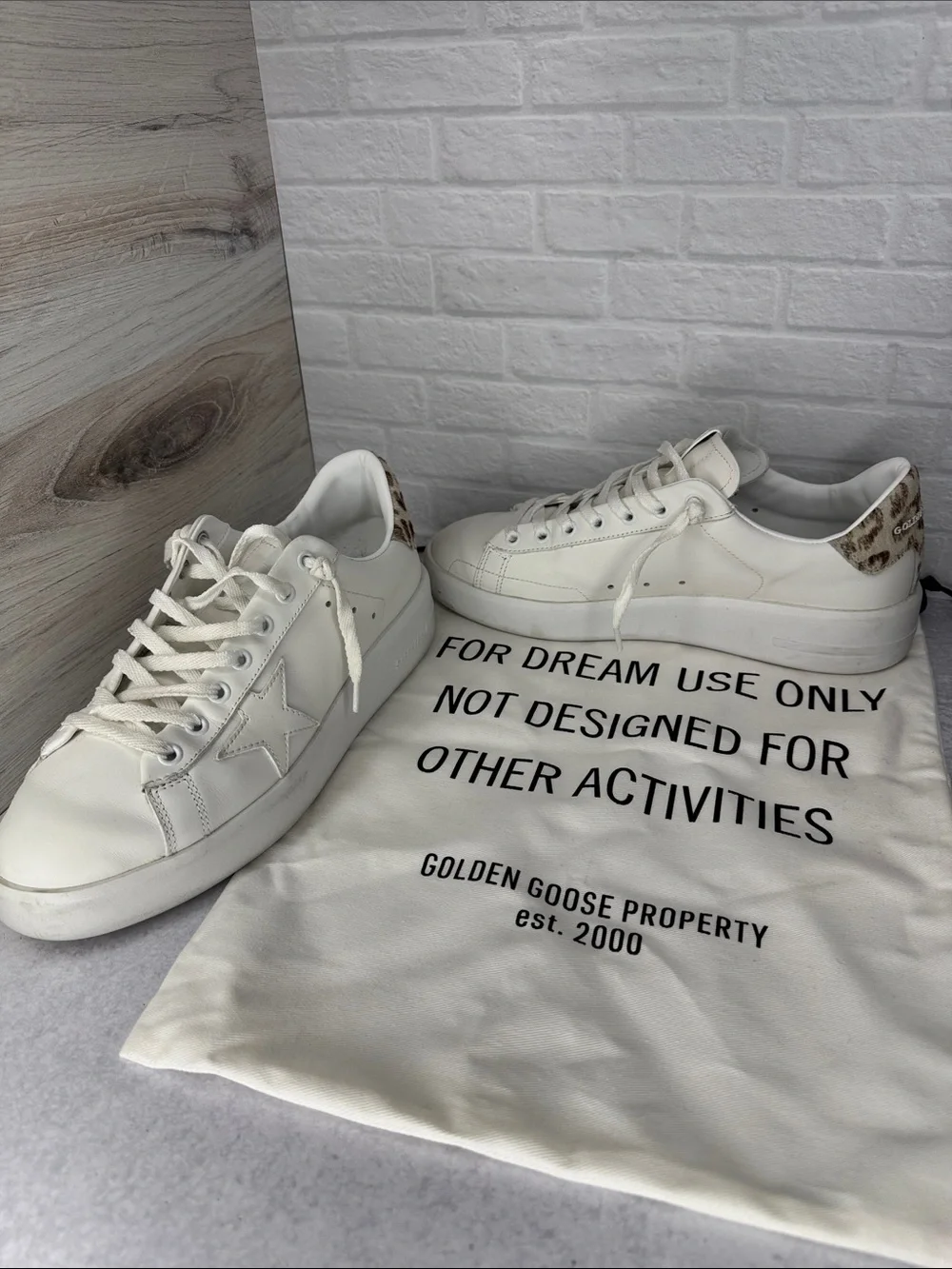 Golden Goose White Leather Low-Top Sneakers with Subtle Distress